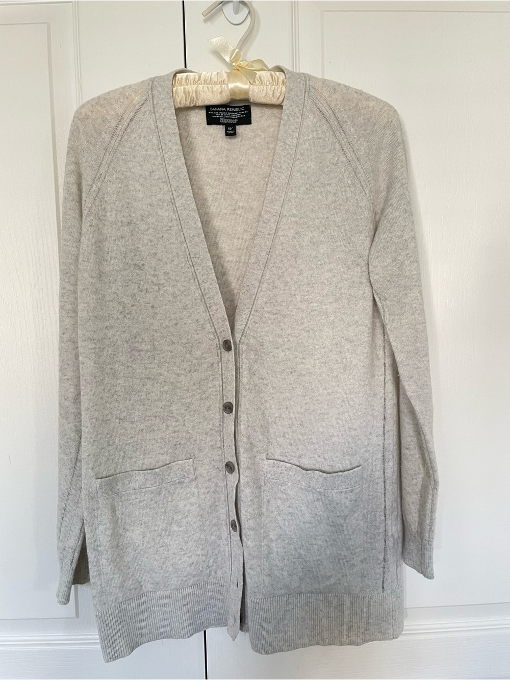 Banana Republic Heather Light Gray V-Neck Button Front Cardigan